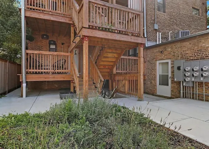 2br Close To Local Cafes & Stores - Magnolia G