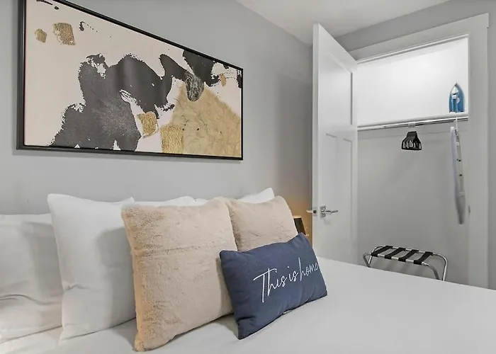 2br Close To Local Cafes & Stores - Magnolia G Apartment Chicago