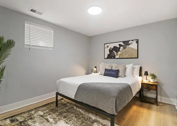 2br Close To Local Cafes & Stores - Magnolia G *